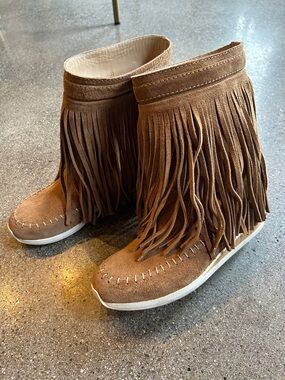 Fringe Suede Moccasin Boots - Brown